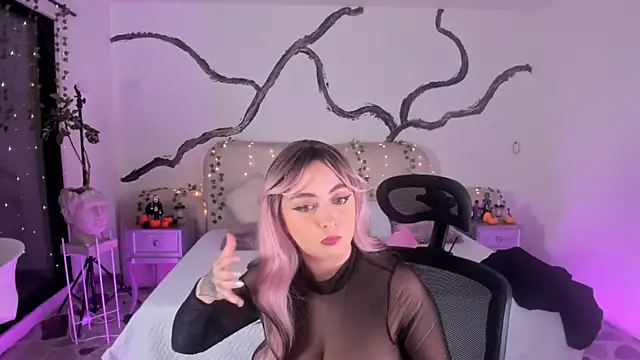 SarahCastro1  online show from 23, 10, 2025