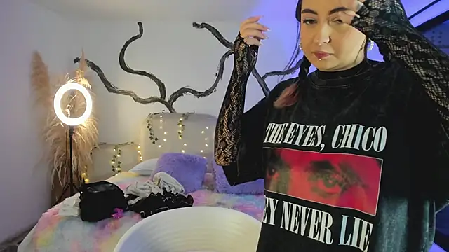 SarahCastro1  online show from 19, 12, 2025