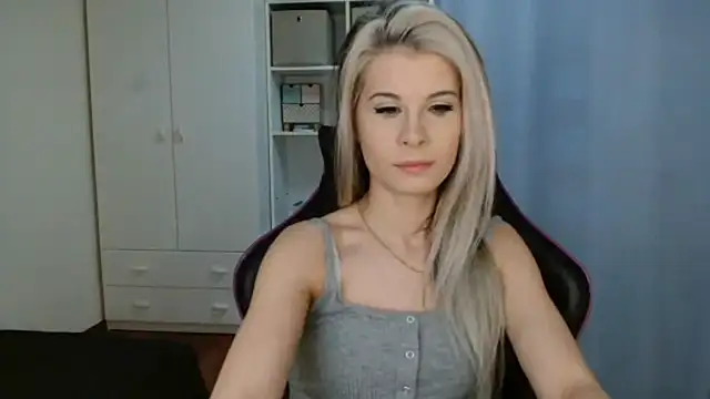 KristineGlow online show from 24, 4, 2026