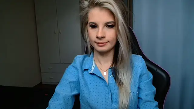 Snapshot of KristineGlow chatting on 16, 6, 2026 KristineGlow online show from 16, 6, 2026