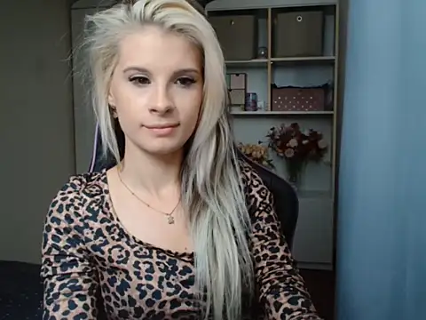 KristineGlow online show from 23, 7, 2026