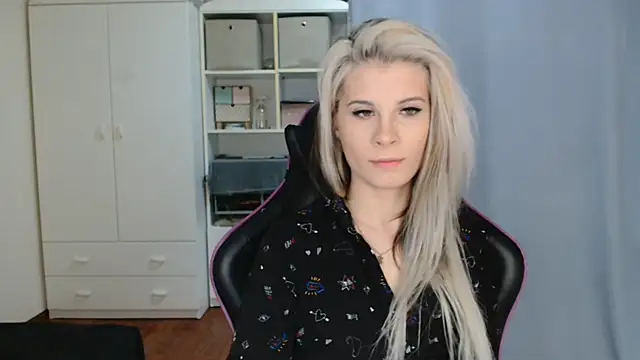 KristineGlow online show from 20, 4, 2026