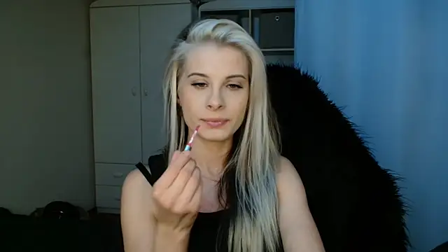 KristineGlow online show from 9, 7, 2026