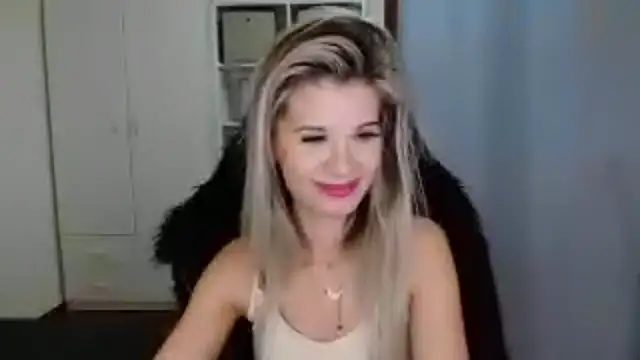 KristineGlow online show from 5, 11, 2025