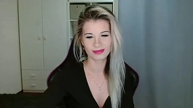 KristineGlow online show from 3, 12, 2025