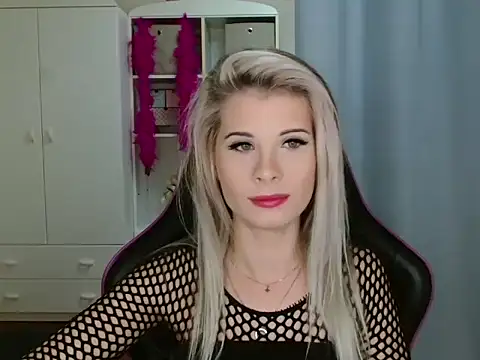 KristineGlow online show from 31, 10, 2025