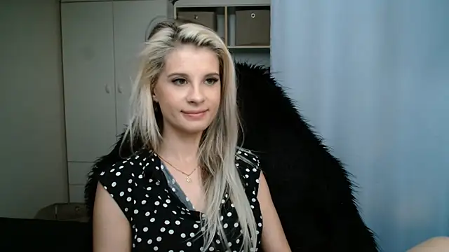 KristineGlow online show from 2, 7, 2026