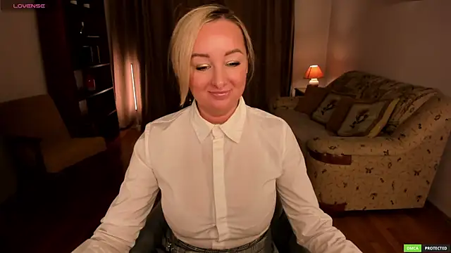 sexmom8 online show from 18, 4, 2026