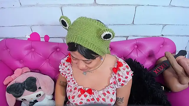 SafiroAgataaa online show from 9, 11, 2025