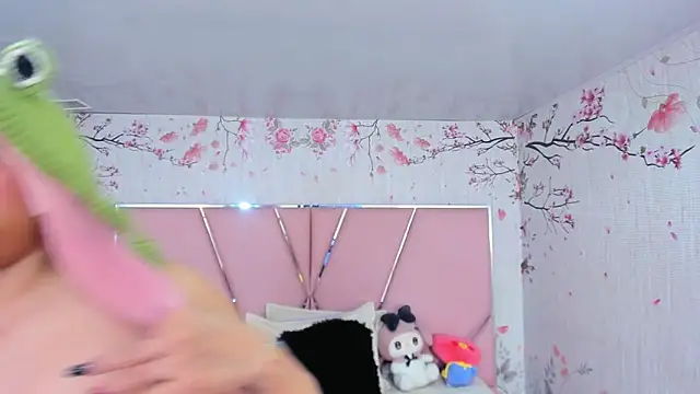 SafiroAgataaa online show from 5, 2, 2026