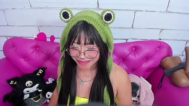 SafiroAgataaa online show from 6, 11, 2025