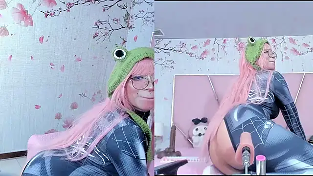 SafiroAgataaa online show from 15, 4, 2026