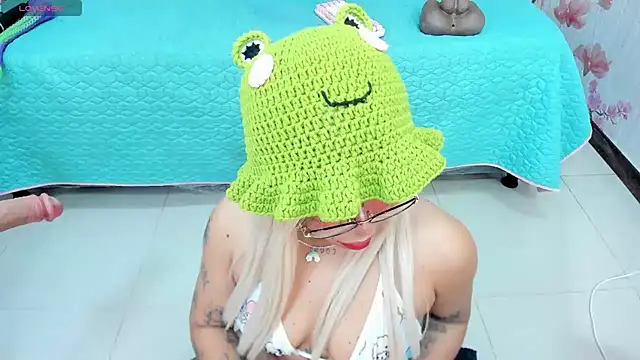 Snapshot of SafiroAgataaa chatting on 8, 6, 2026 SafiroAgataaa online show from 8, 6, 2026