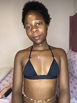 Crazyqueenxxx online show from 27, 10, 2025