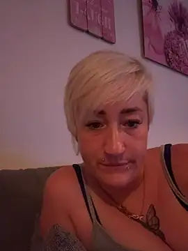Snapshot of Rozendefotz chatting on 8, 6, 2026 Rozendefotz online show from 8, 6, 2026