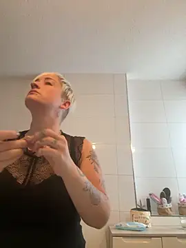 Snapshot of Rozendefotz chatting on 7, 10, 2025 Rozendefotz online show from 7, 10, 2025