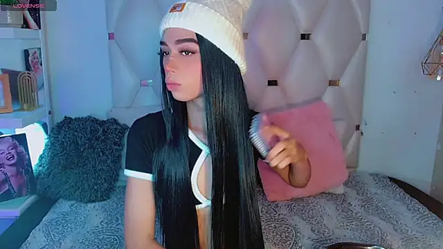 Daphnne Foxx online show from 24, 9, 2025