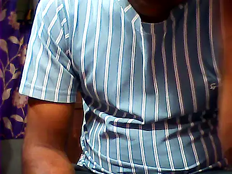Snapshot of StreetLover_77 chatting on 9, 9, 2025 StreetLover 77 online show from 9, 9, 2025