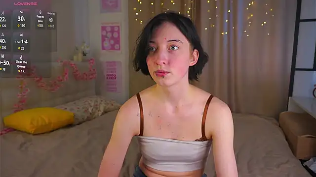 JuanaFriesz online show from 4, 3, 2026