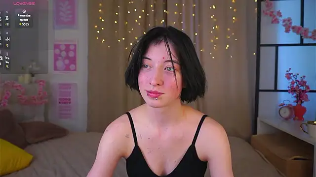 JuanaFriesz online show from 6, 3, 2026