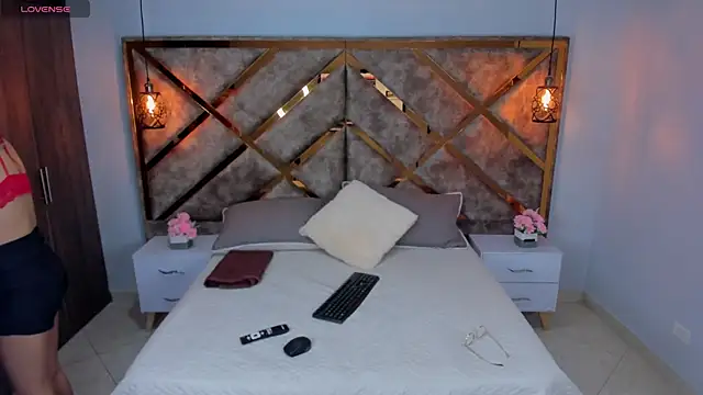 Lucia jane online show from 18, 4, 2026