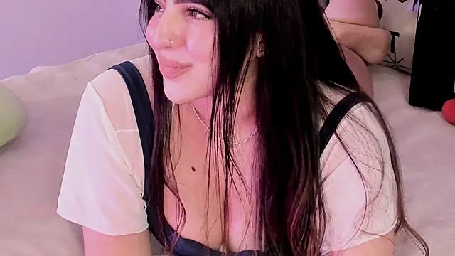 Snapshot of Camila_Matinez_ chatting on 11, 10, 2025 Camila Matinez online show from 11, 10, 2025