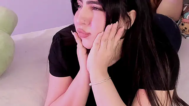 Snapshot of Camila_Matinez_ chatting on 22, 10, 2025 Camila Matinez online show from 22, 10, 2025