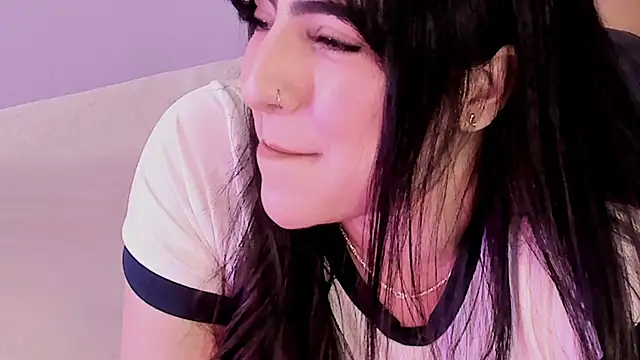 Snapshot of Camila_Matinez_ chatting on 22, 11, 2025 Camila Matinez online show from 22, 11, 2025