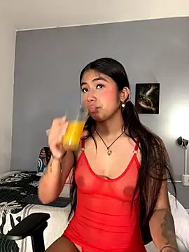 KimTayloor1 online show from 13, 11, 2025