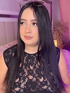 Emiily Moore1 online show from 17, 11, 2025