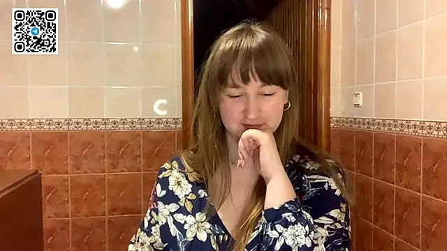 MaroonMoon  online show from 28, 10, 2025