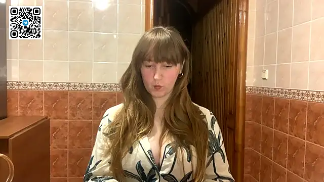 MaroonMoon  online show from 24, 10, 2025