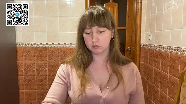 MaroonMoon  online show from 18, 4, 2026