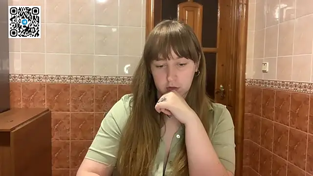 MaroonMoon  online show from 12, 11, 2025