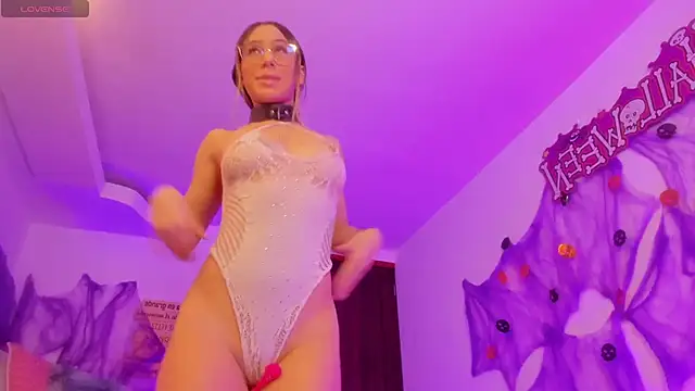 Snapshot of kiara_velvet_ chatting on 27, 10, 2025 kiara velvet online show from 27, 10, 2025