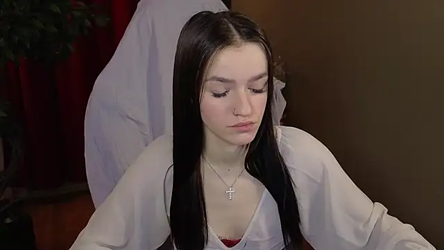 E l i z e  online show from 5, 12, 2025