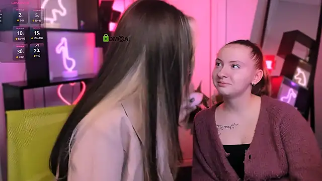 mila glow1 online show from 30, 11, 2025