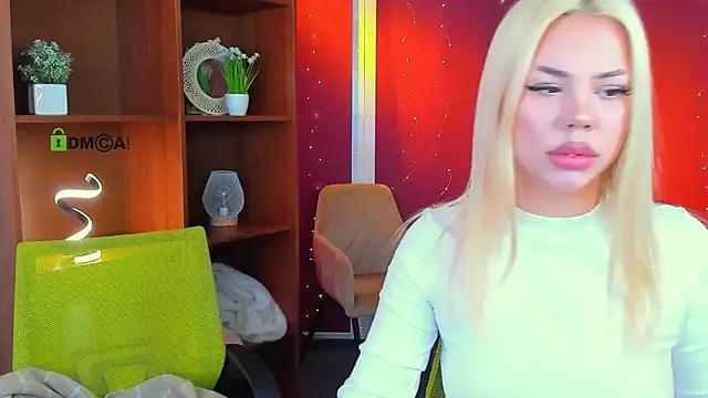 mila glow1 online show from 16, 3, 2026