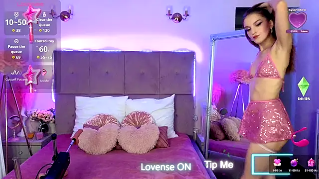 Nicole Bond online show from 7, 10, 2025