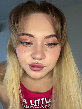 LunaMillie online show from 6, 11, 2025