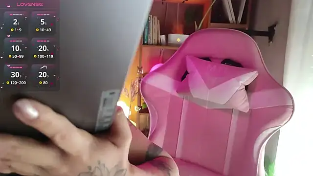 Jess tattoo11 online show from 1, 12, 2025