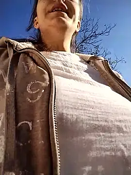 Snapshot of LenaBloomy chatting on 2, 11, 2025 LenaBloomy online show from 2, 11, 2025