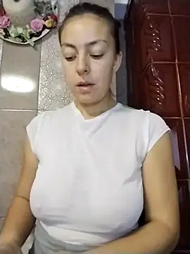 Snapshot of LenaBloomy chatting on 8, 10, 2025 LenaBloomy online show from 8, 10, 2025