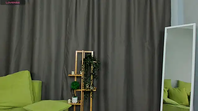 MelissiaClow online show from 27, 9, 2025