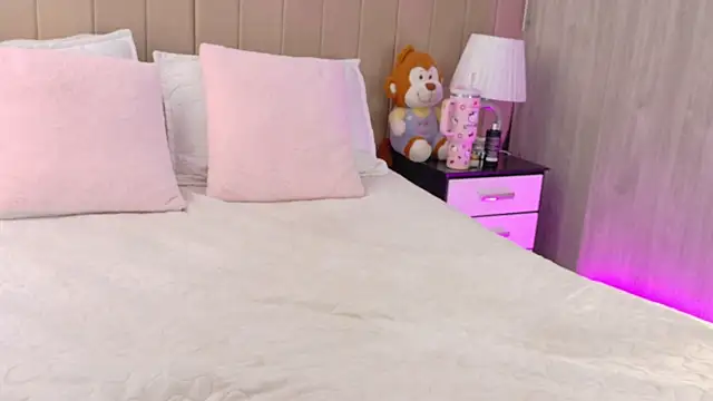 bunny nicolle online show from 6, 8, 2026