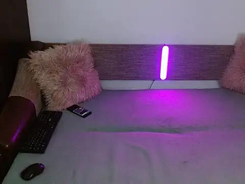 IvyClouds online show from 7, 11, 2025