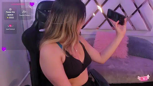 Jenny Wolridge  online show from 27, 10, 2025