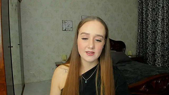 Snapshot of SabrinaCandi chatting on 8, 11, 2025 SabrinaCandi online show from 8, 11, 2025