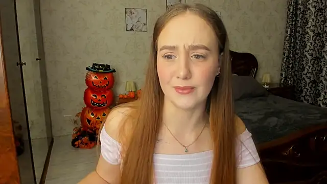 Snapshot of SabrinaCandi chatting on 5, 11, 2025 SabrinaCandi online show from 5, 11, 2025