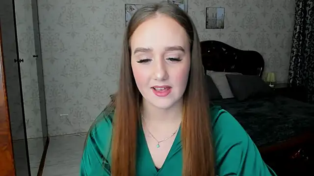 Snapshot of SabrinaCandi chatting on 10, 11, 2025 SabrinaCandi online show from 10, 11, 2025